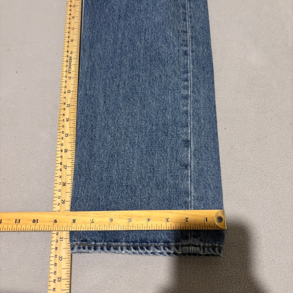 Levis 501 Original Fit Jeans Mens 34x32 Medium Wash Blue Button Fly Denim - Picture 2 of 11